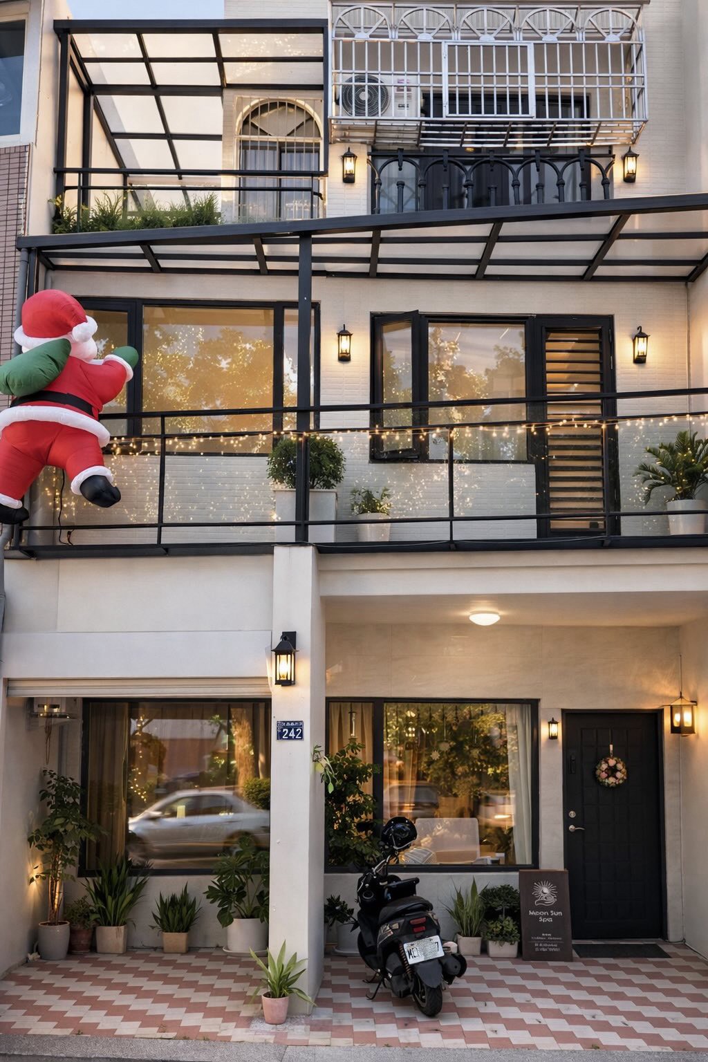 「<b>日</b>」代表輸出與承受 <br>
     長時間的專注、緊繃與消耗 <br><br>
     「<b>月</b>」則是回收與修復 <br>
      讓身體慢下來，重新整合狀態 <br><br>
      多數人的疲勞，
不是來自過度使用，
而是長期停留在同一種節奏裡。
